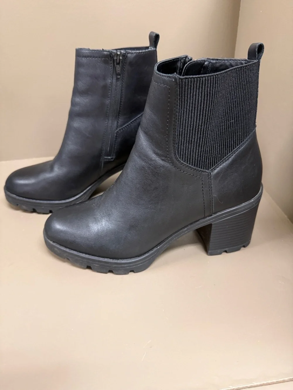 Naturalizer Verney Black Leather Block Heel Ankle Boots w/ Elastic, Water Repel